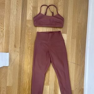 Alo yoga Intrigue bra & Airlift leggings in chestnut both size small